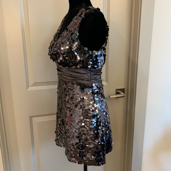 Gray Double V Neck Large Sequined Dress - Picture 4 of 6